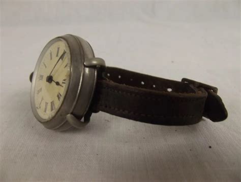 reproduction ww1 trench watch.